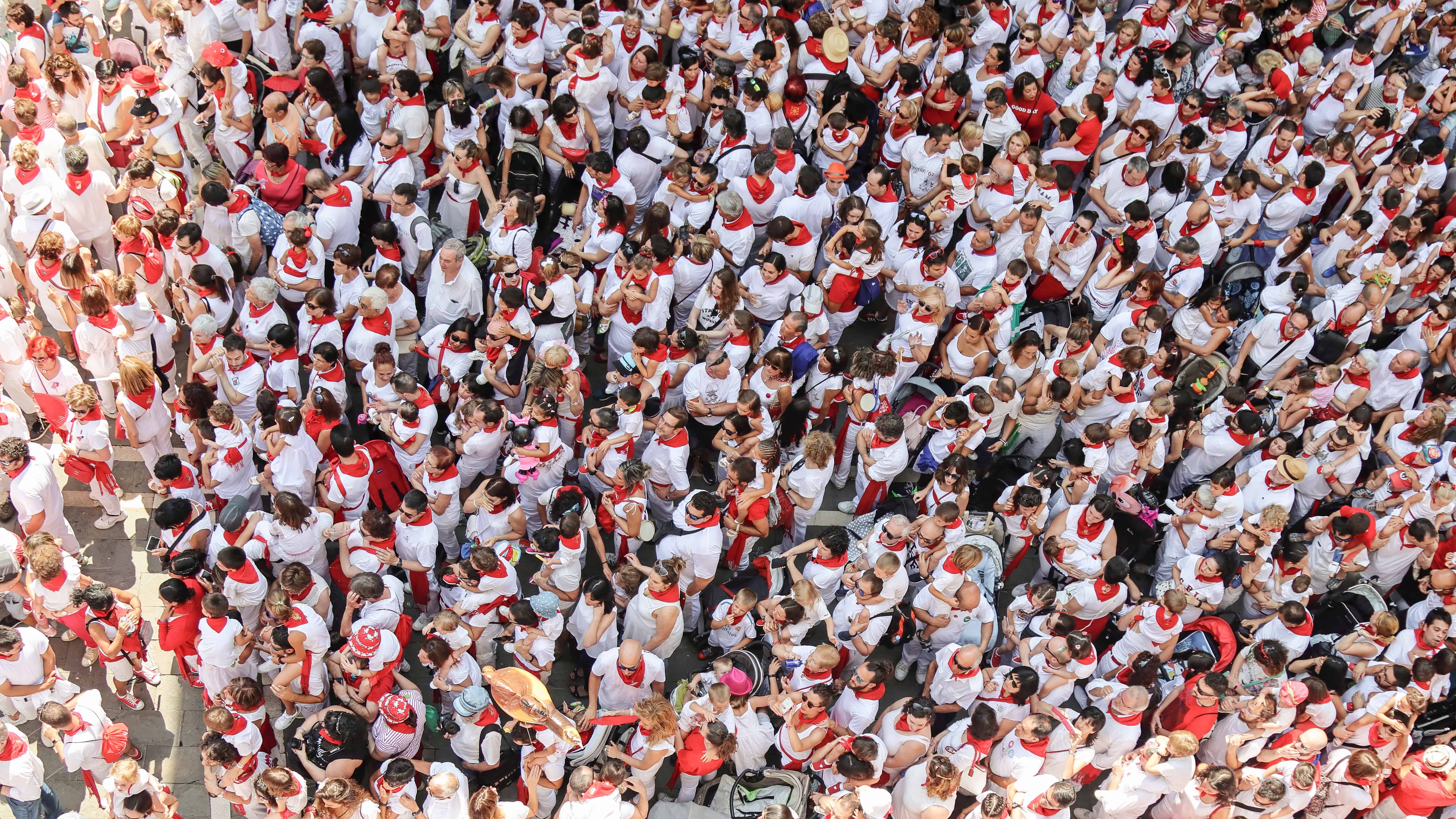 san-fermin-pamplona-navarra-66BEYHtoWYY-unsplash